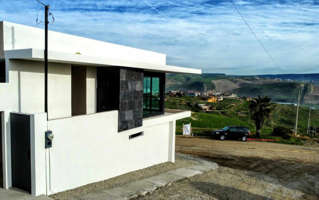 Hermosa casa unifamiliar con vista al mar.